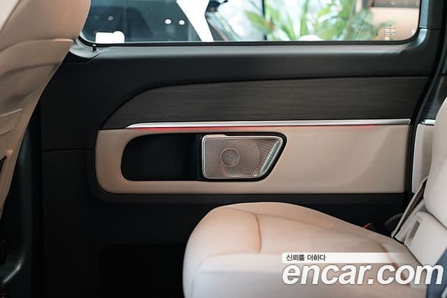 Mercedes-Benz V-Class 2025 — Фото 13/15