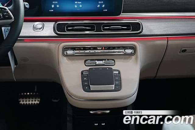 Mercedes-Benz V-Class 2025 — Фото 14/15