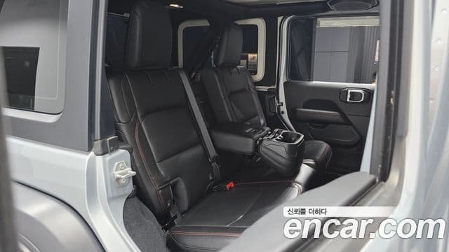 Jeep Wrangler 2022 — Photo 17/20