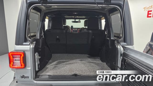 Jeep Wrangler 2022 — Photo 18/20
