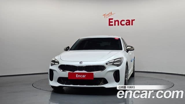 Kia Stinger 2021 — Фото 3/20