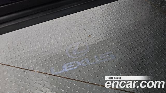 Lexus RX350h 2023 — Photo 28/43