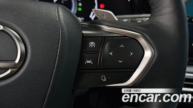 Lexus RX350h 2023 — Photo 39/43