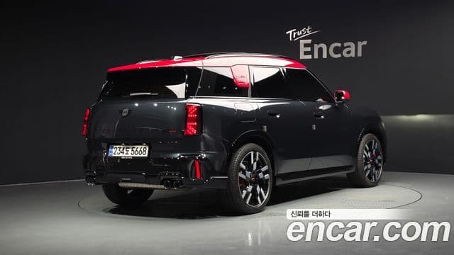 Mini Cooper S Countryman 2024 — Фото 1/20
