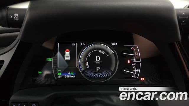 Lexus ES300h 2025 — Photo 8/20