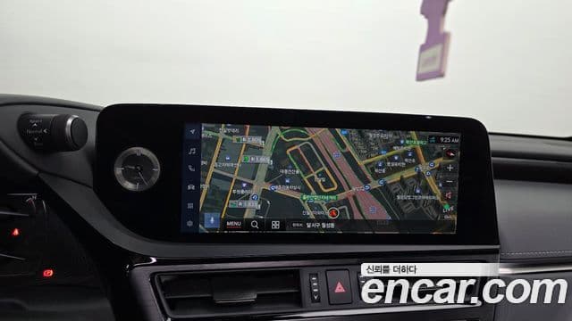 Lexus ES300h 2025 — Photo 15/20