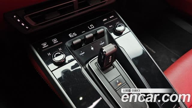 Porsche 911 2020 — Photo 21/33