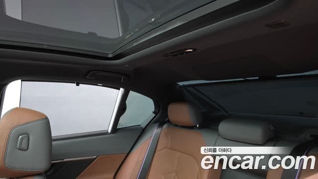 BMW 5 Series 2024 — Photo 12/31