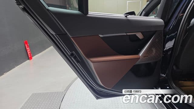 BMW 5 Series 2024 — Photo 7/31