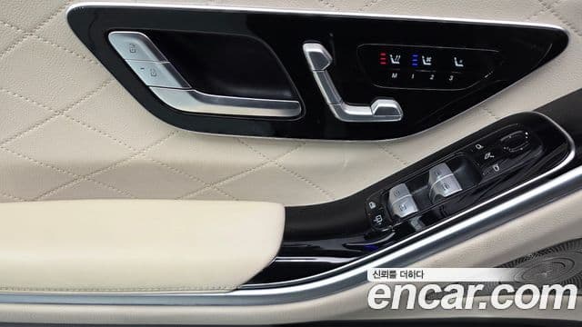 Mercedes-Benz S-Class 2021 — Photo 25/32