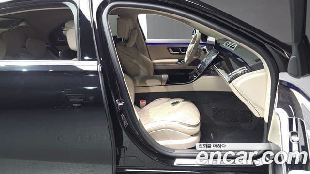 Mercedes-Benz S-Class 2021 — Photo 17/32