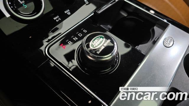 Land Rover Range Rover Velar 2018 — Фото 9/20