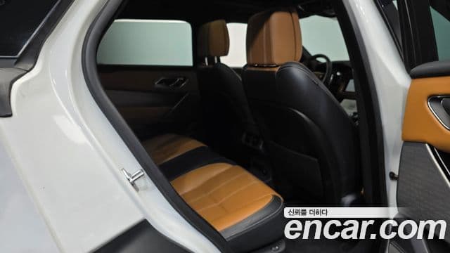 Land Rover Range Rover Velar 2018 — Фото 11/20