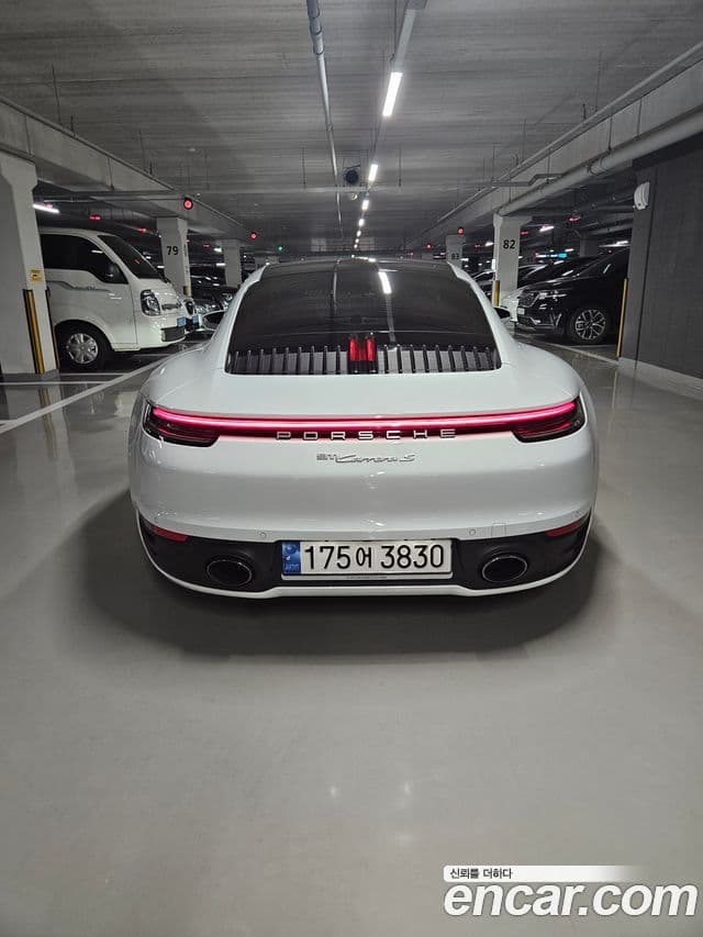 Porsche 911 2022 — Photo 3/10