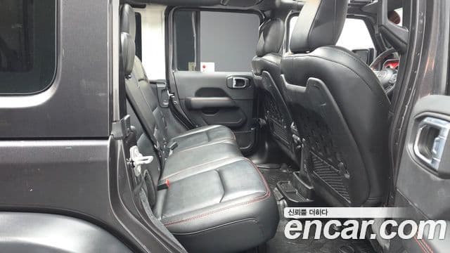 Jeep Wrangler 2022 — Şəkil 20/32