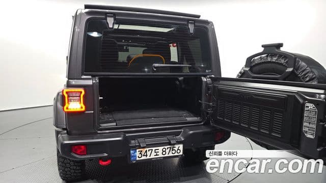 Jeep Wrangler 2022 — Şəkil 23/32