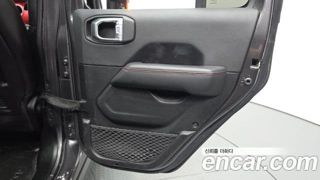 Jeep Wrangler 2022 — Şəkil 29/32