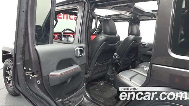 Jeep Wrangler 2022 — Şəkil 17/32