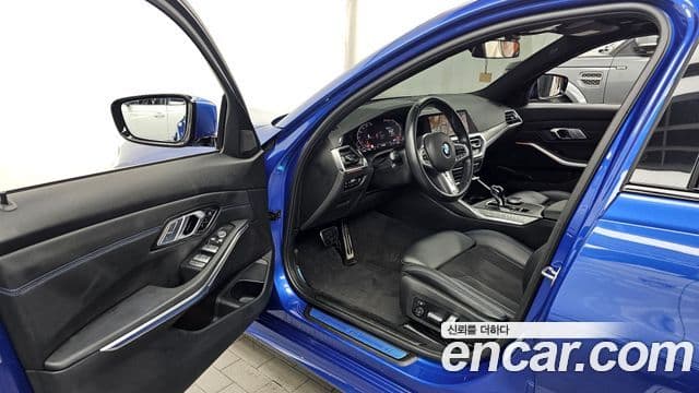 BMW 3 Series 2021 — ფოტო 15/32