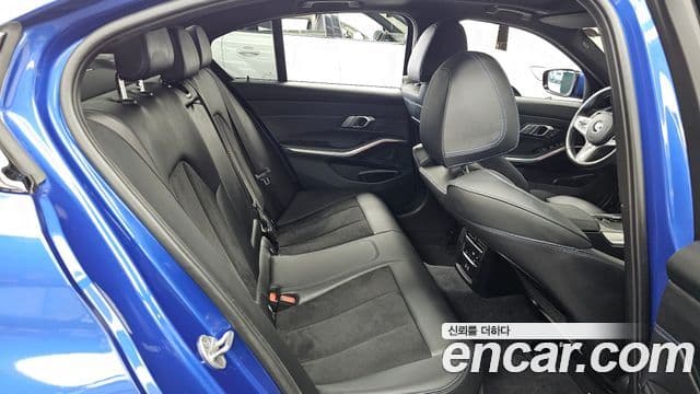 BMW 3 Series 2021 — ფოტო 20/32