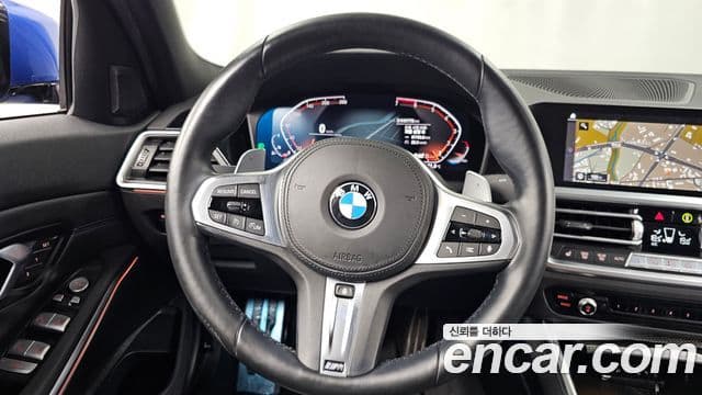 BMW 3 Series 2021 — ფოტო 16/32