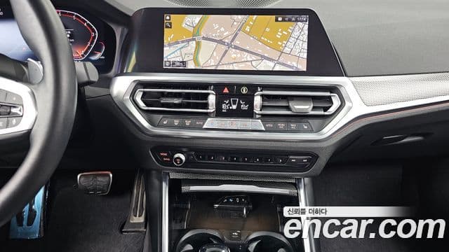 BMW 3 Series 2021 — ფოტო 13/32