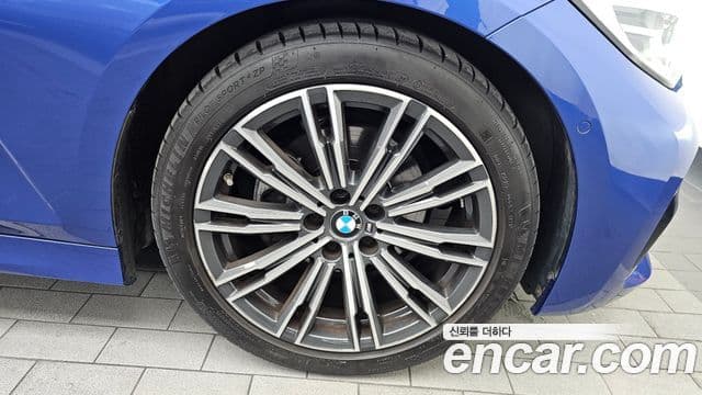 BMW 3 Series 2021 — ფოტო 7/32