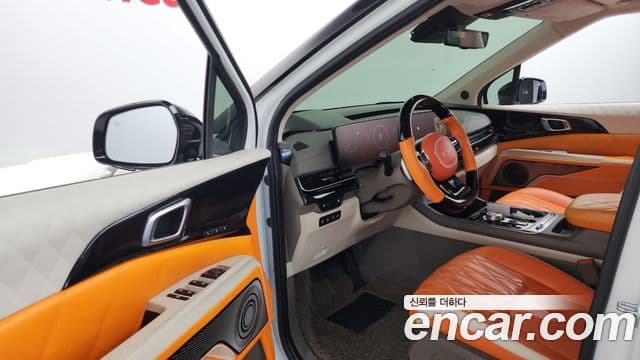 Kia Carnival 2024 — Şəkil 28/34