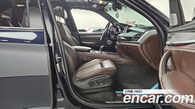 BMW X5 2018 — Photo 7/34