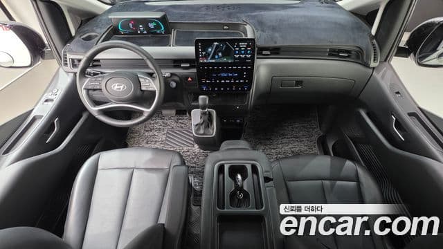 Hyundai Staria 2025 — Photo 5/30
