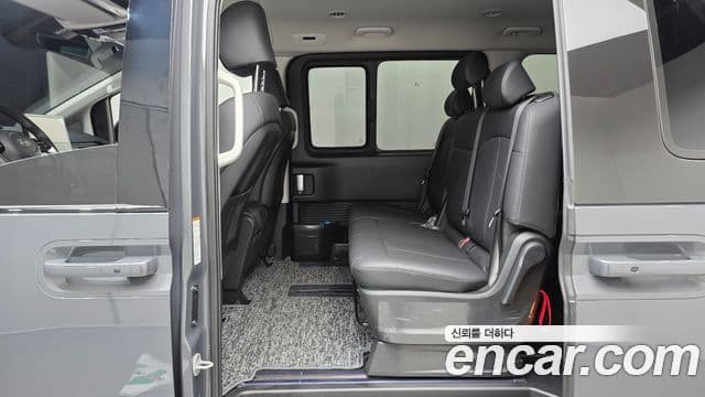 Hyundai Staria 2025 — Photo 10/30