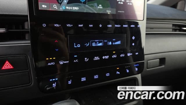 Hyundai Staria 2025 — Photo 28/30