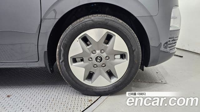 Hyundai Staria 2025 — Photo 12/30