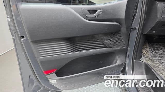Hyundai Staria 2025 — Photo 21/30