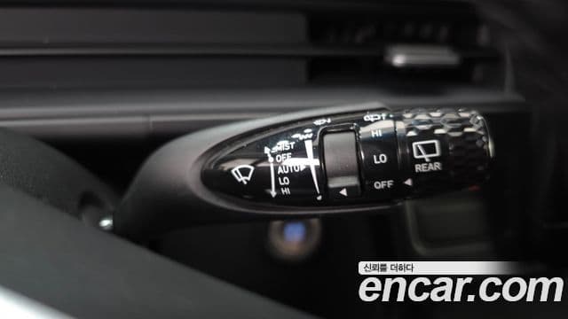 Hyundai Staria 2025 — Photo 29/30