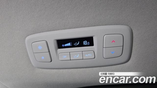 Hyundai Staria 2025 — Photo 24/30
