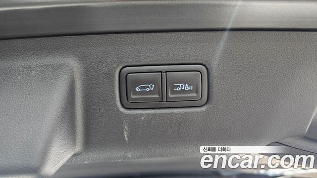 Hyundai Staria 2025 — Photo 8/30
