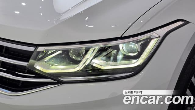 Volkswagen Tiguan 2023 — Photo 22/37