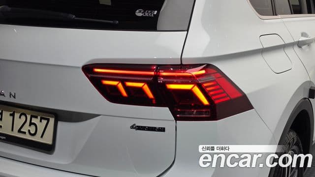 Volkswagen Tiguan 2023 — Photo 7/37