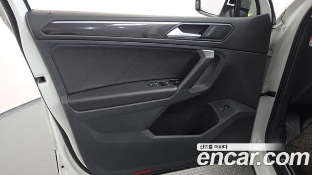 Volkswagen Tiguan 2023 — Photo 17/37