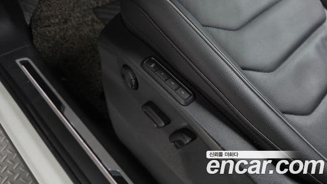 Volkswagen Tiguan 2023 — Photo 5/37