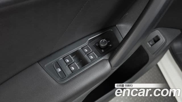 Volkswagen Tiguan 2023 — Photo 6/37