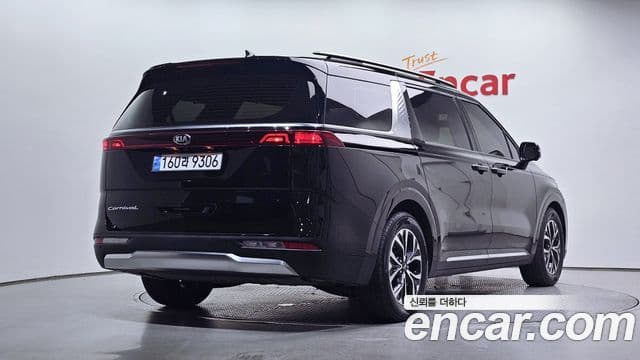 Kia Carnival 2021 — Фото 2/20