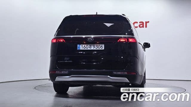 Kia Carnival 2021 — Фото 4/20