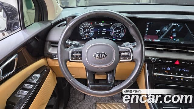 Kia Carnival 2021 — Фото 13/20