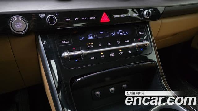 Kia Carnival 2021 — Фото 17/20