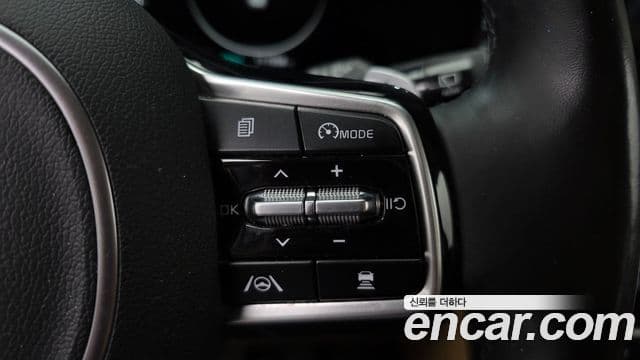 Kia Carnival 2021 — Фото 19/20