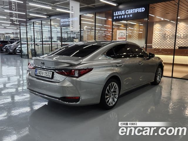 Lexus ES300h 2024 — Şəkil 5/19