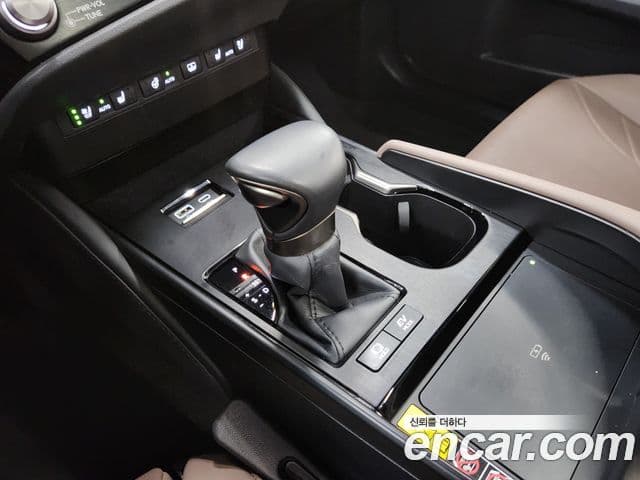 Lexus ES300h 2024 — Şəkil 8/19