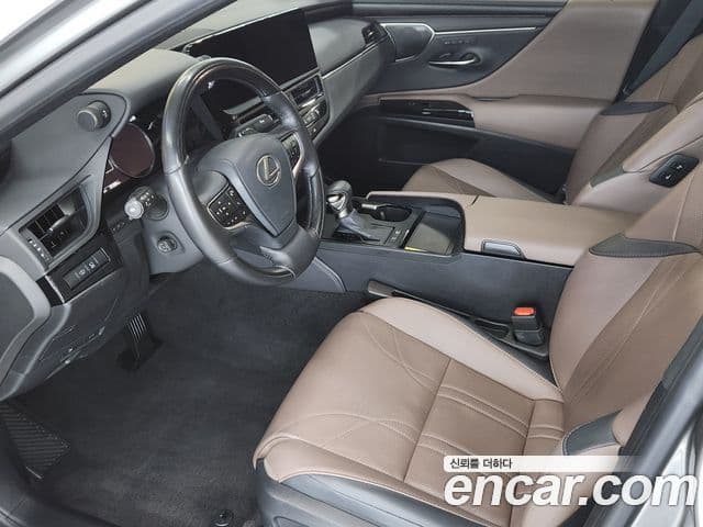 Lexus ES300h 2024 — Şəkil 12/19